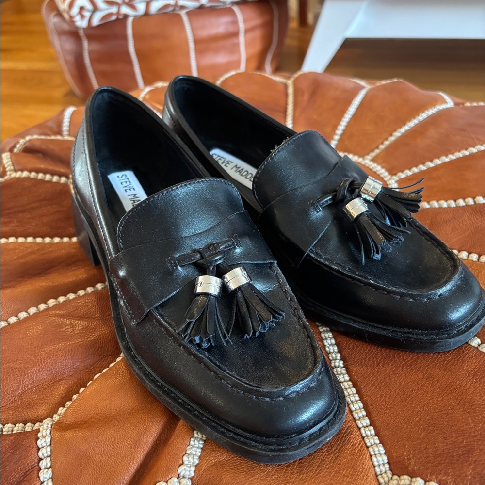NWOT Steve Madden Black Tassel Loafers